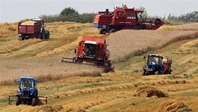 Лукашенко разрешил потратить 300 млн долларов на сельхозтехнику